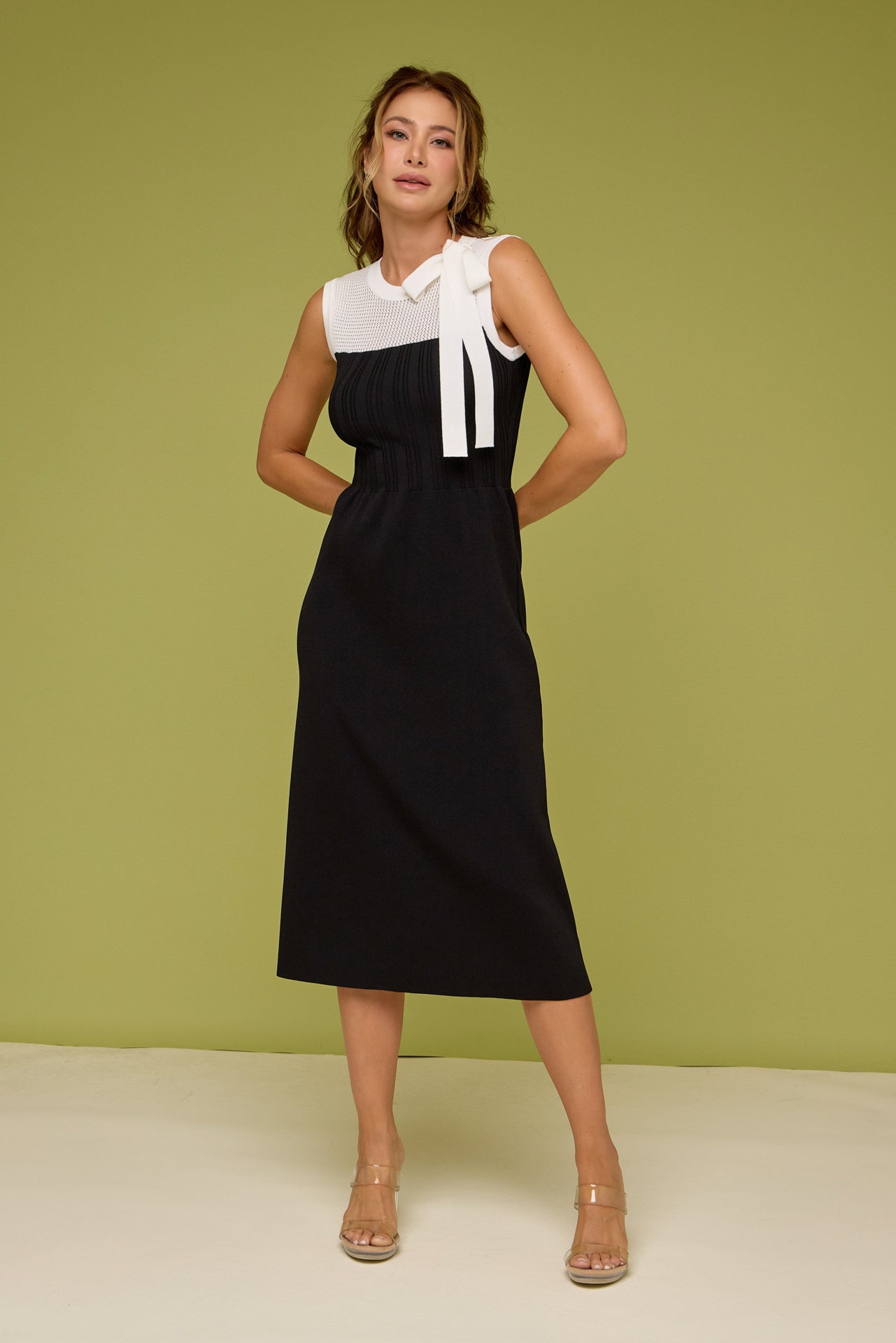 Bow Tied Elegance Sleeveless Midi Dress With Contrast & Tie