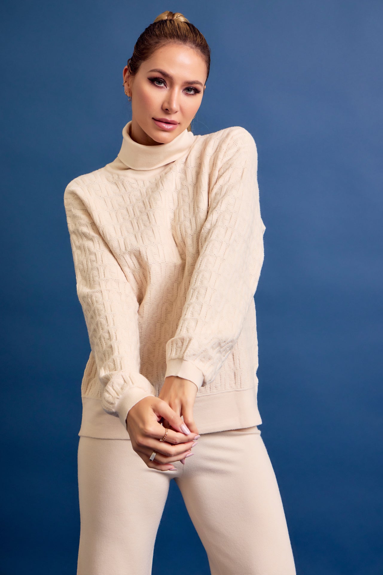 Layla Knit Textured Turtle Neck Top and Pants Set