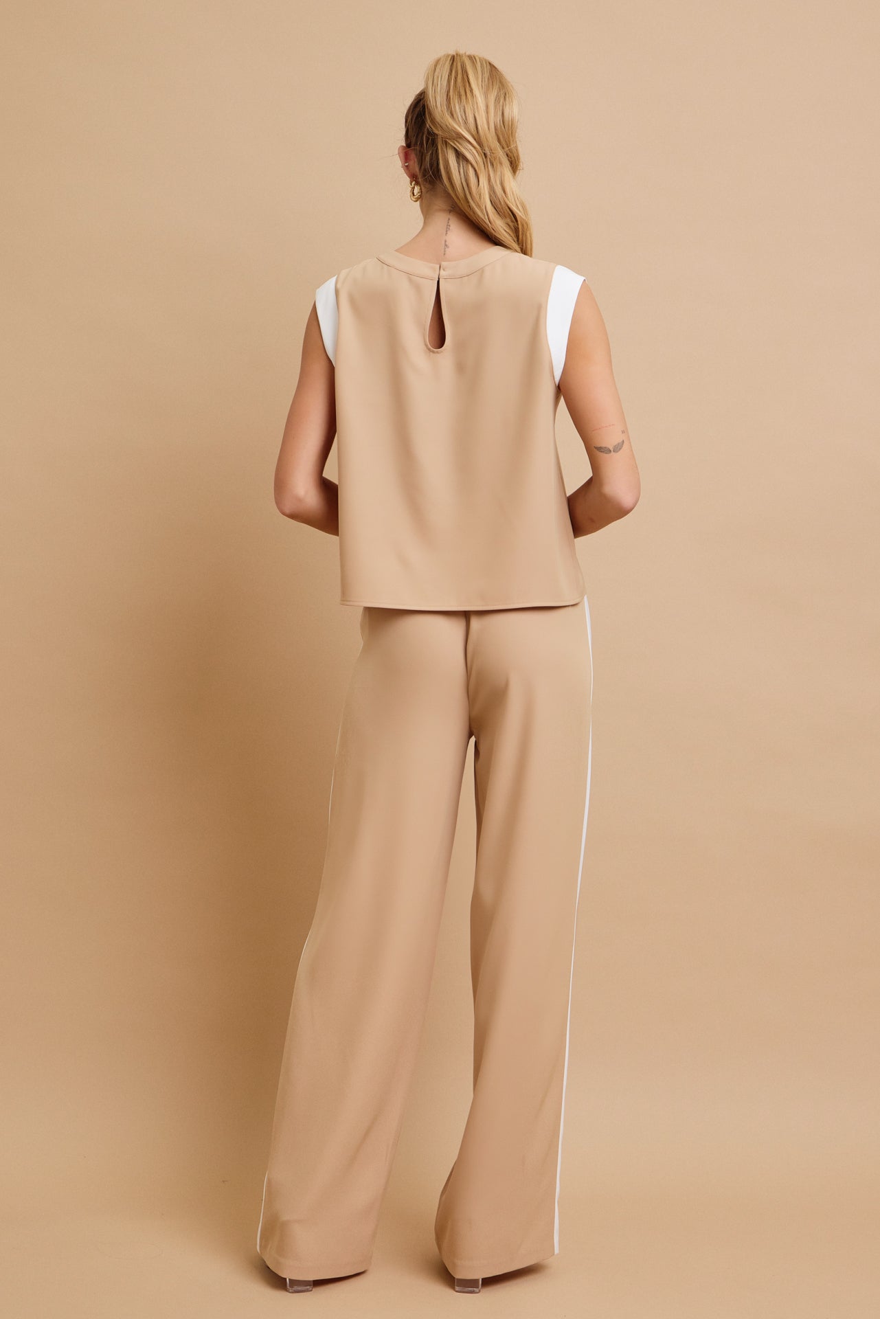 Back In The Game Sleeveless Top and Pants With Contrast Set