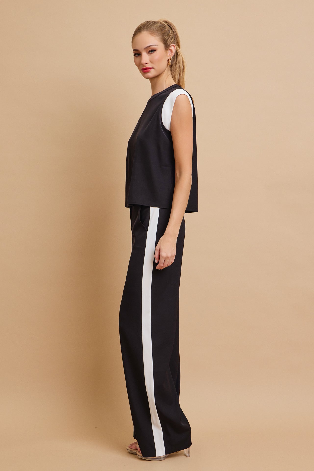 Back In The Game Sleeveless Top and Pants With Contrast Set