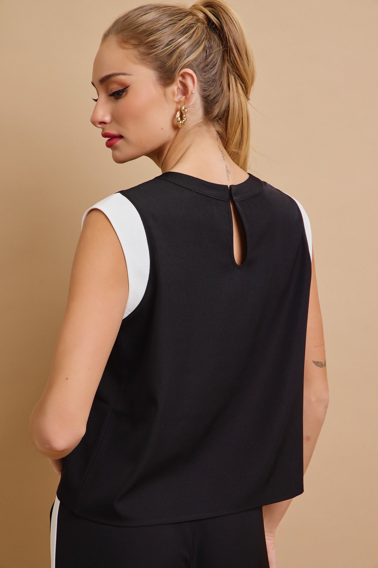 Back In The Game Sleeveless Top and Pants With Contrast Set