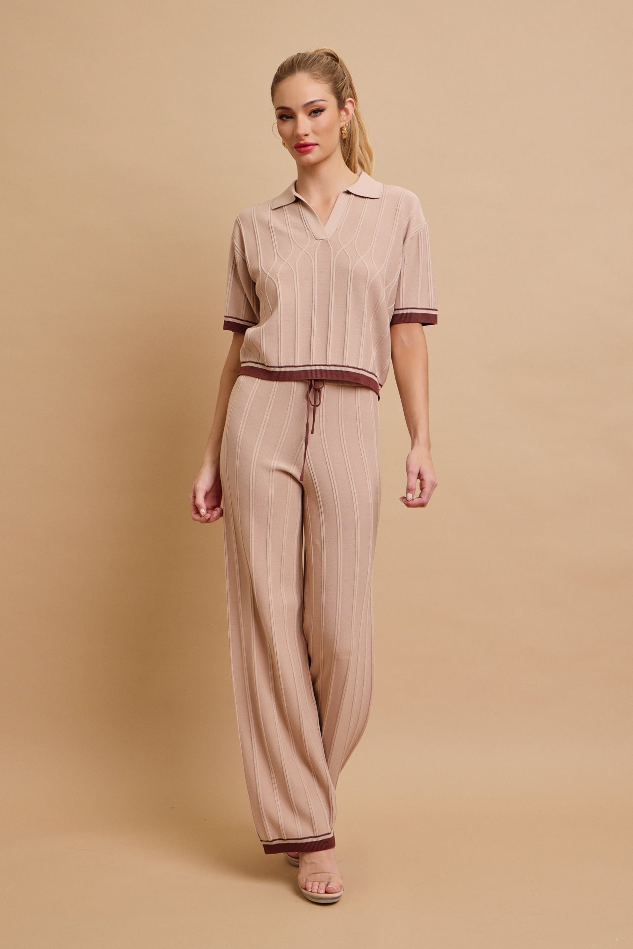 Thalia Knit Collar Short Sleeve Top and Pants Set With Contrast