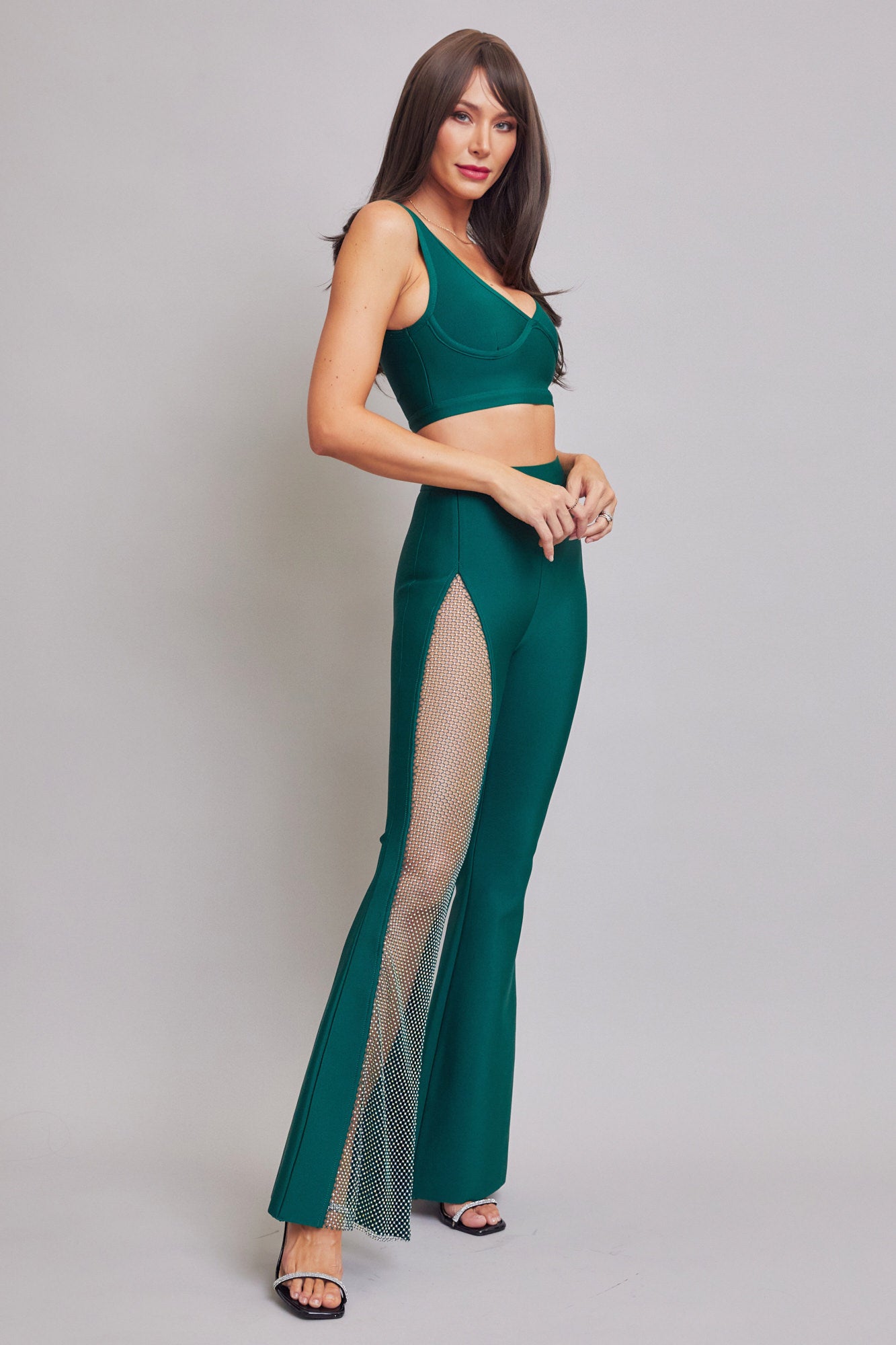 Bandage Crop Top and Bell Bottom Pants con Rhinestones