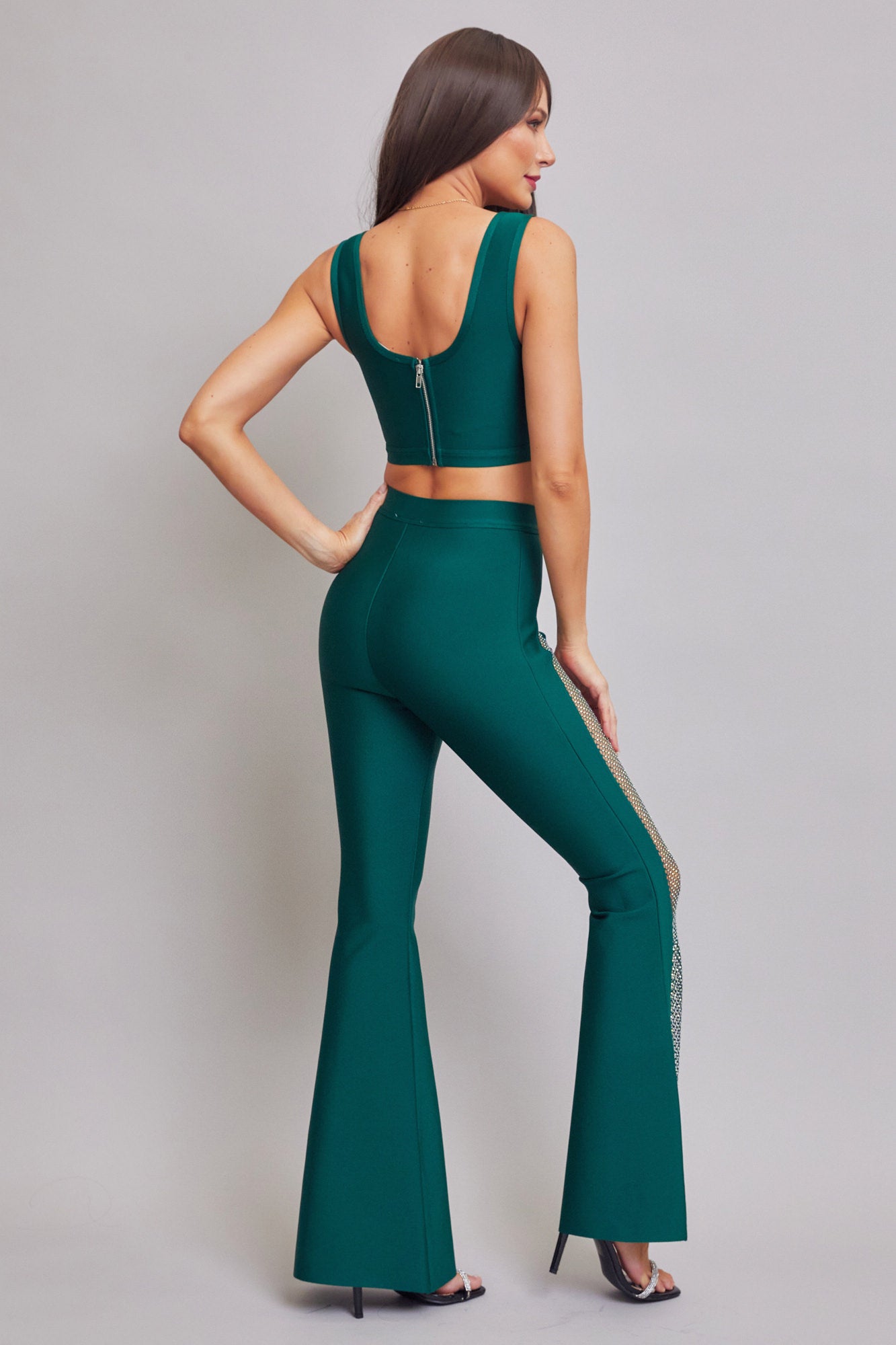 Bandage Crop Top and Bell Bottom Pants con Rhinestones