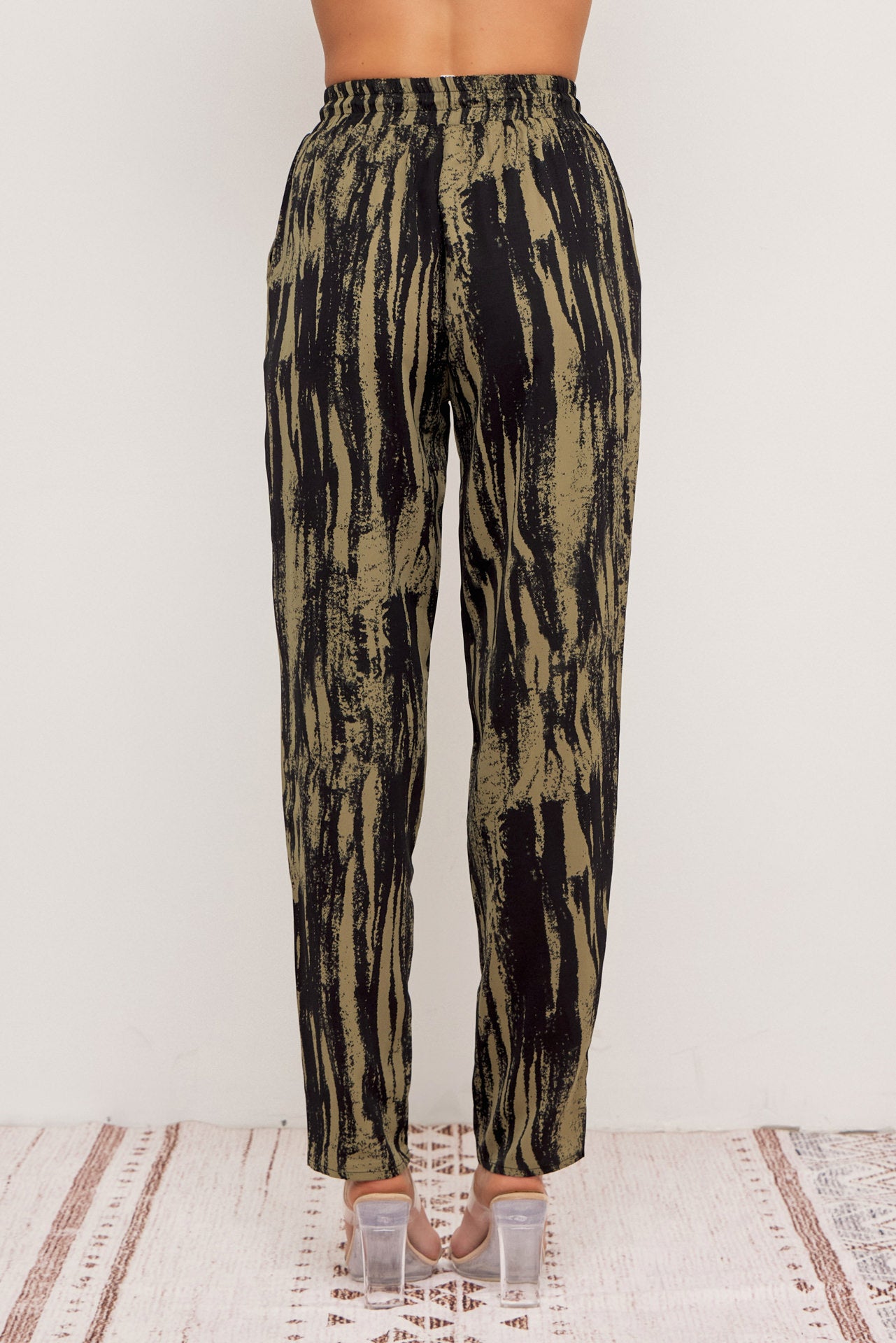 Oliva Satin Printed Jogger With Draw String