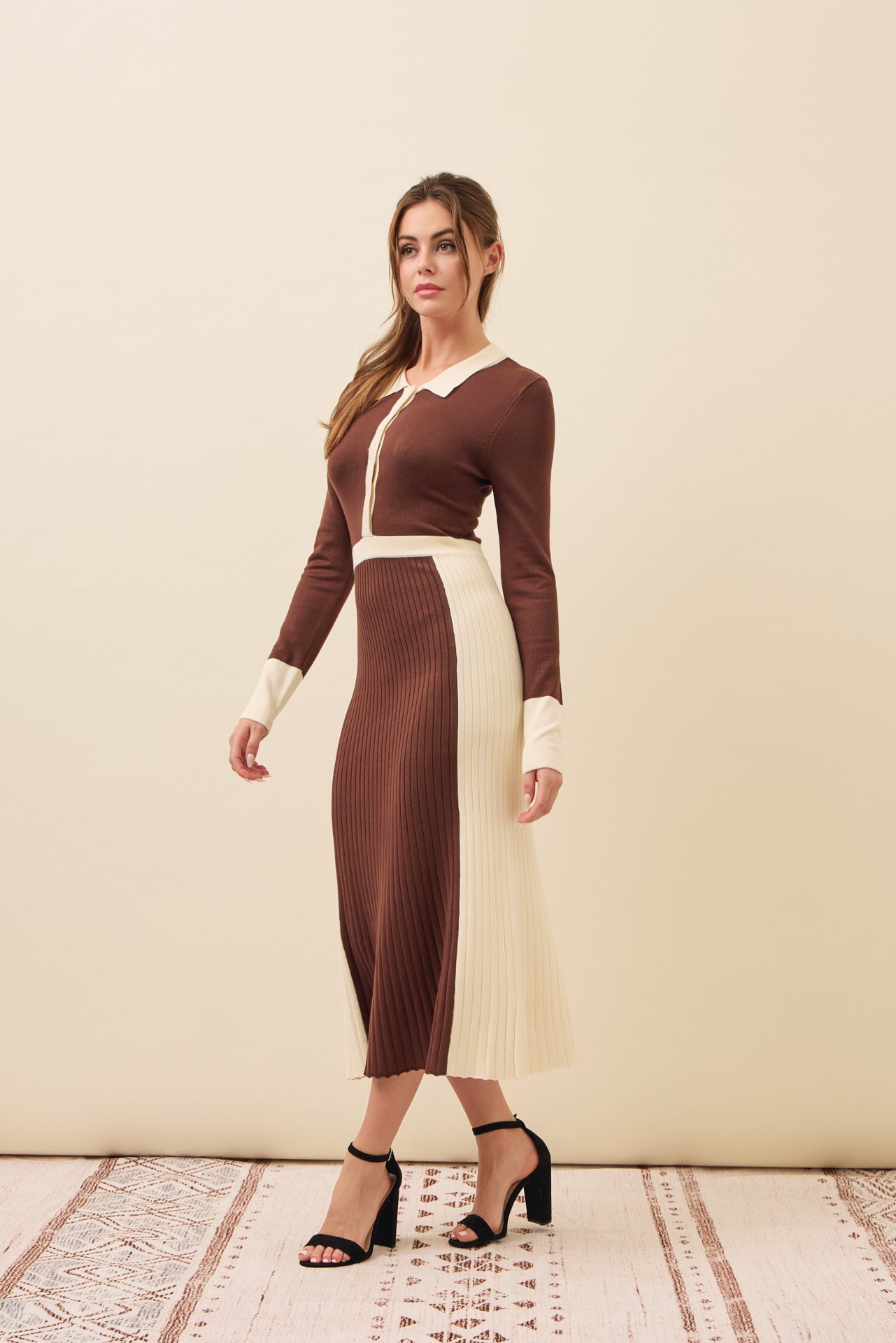 Sol Knit Colorblock Pleated Midi Dress